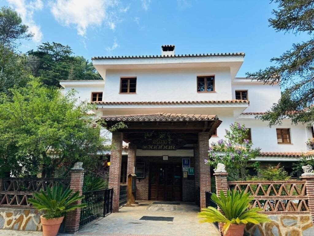 Отель Hotel El Refugio De Juanar 3*