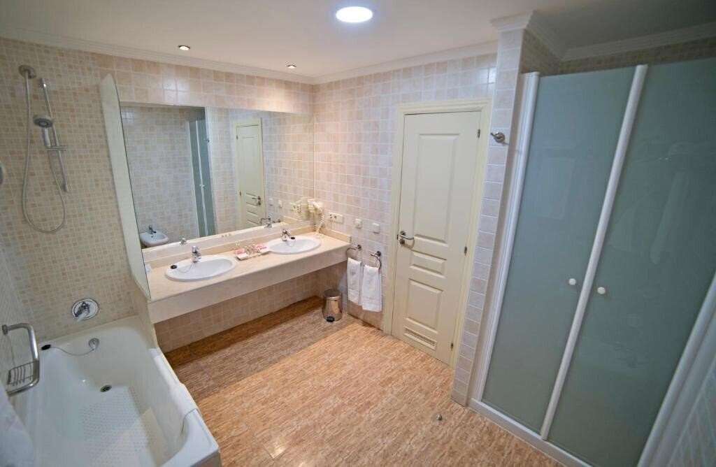 Holiday World Resort 4* фотосуреті