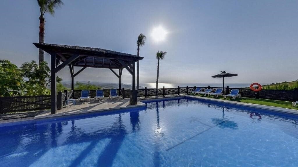 Отель Manilva Green 3*