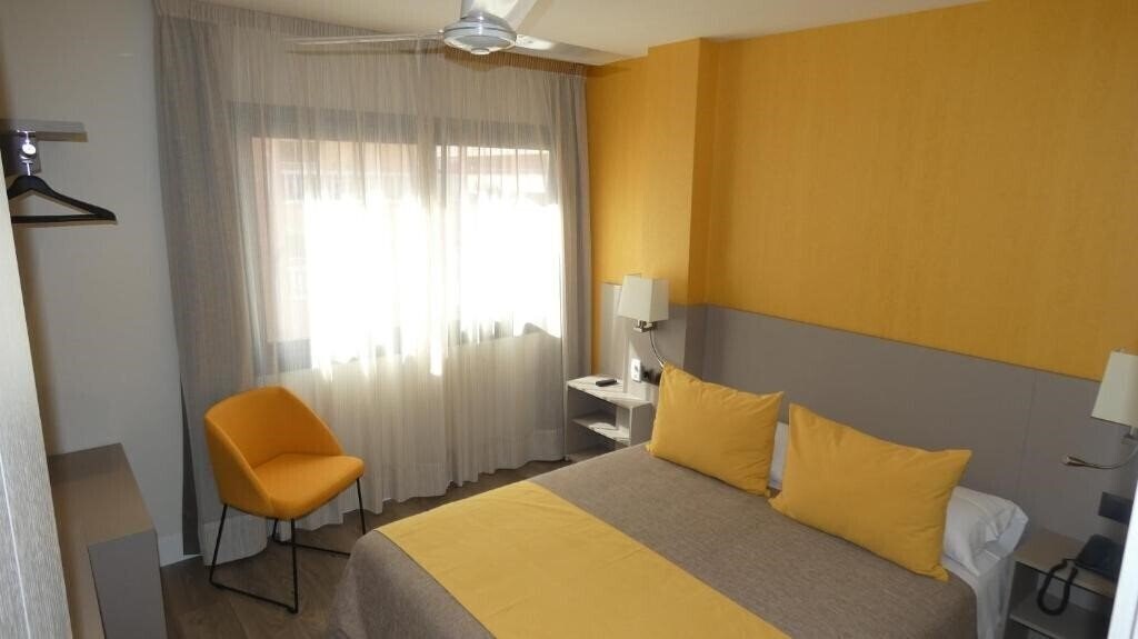 Zeus 2* қонақ үйі