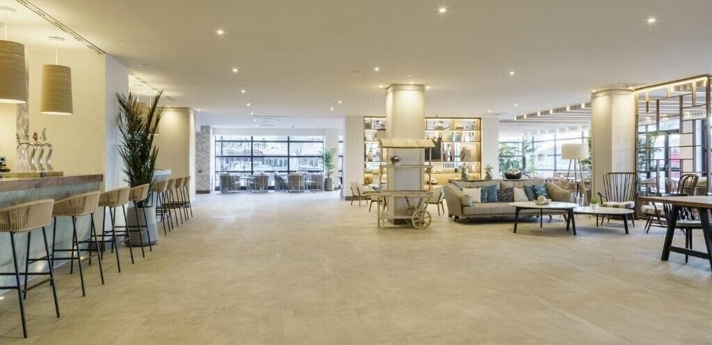 Фото Confortel Fuengirola 4*