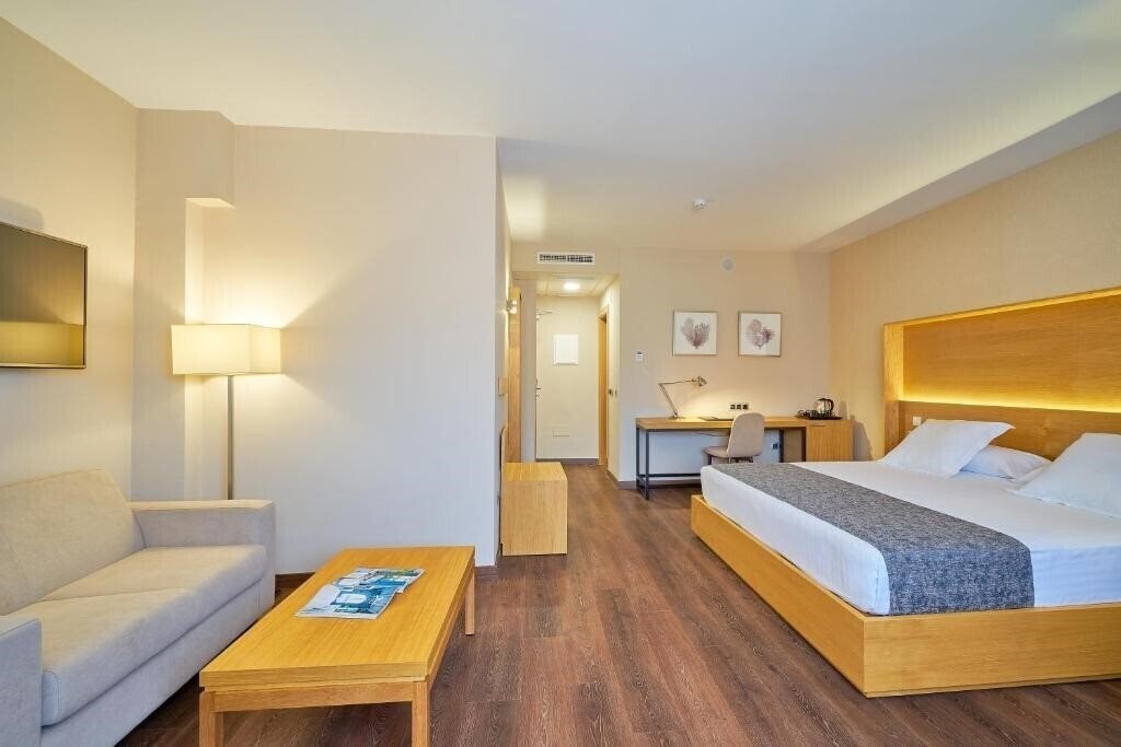 Фото Guadalmedina 4*