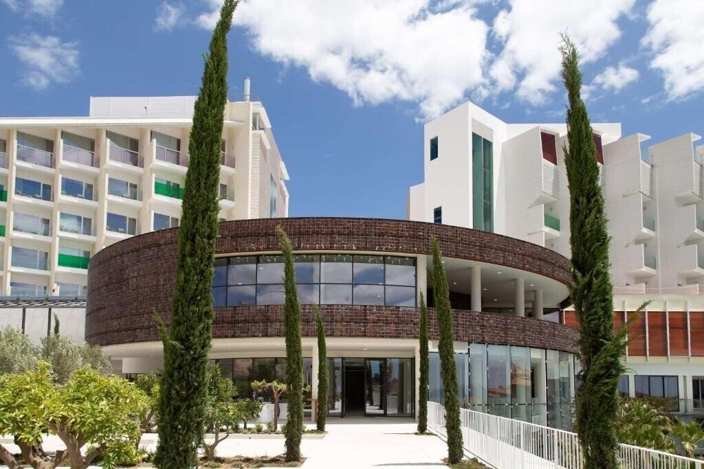 Higueron Curio Collection By Hilton (ex. Doubletree By Hilton Resort & Spa Reserva Higueron) 5* қонақ үйі