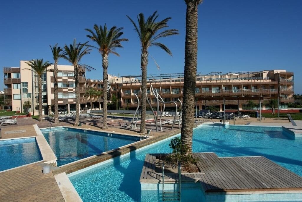 Les Oliveres Beach Resort 4* қонақ үйі