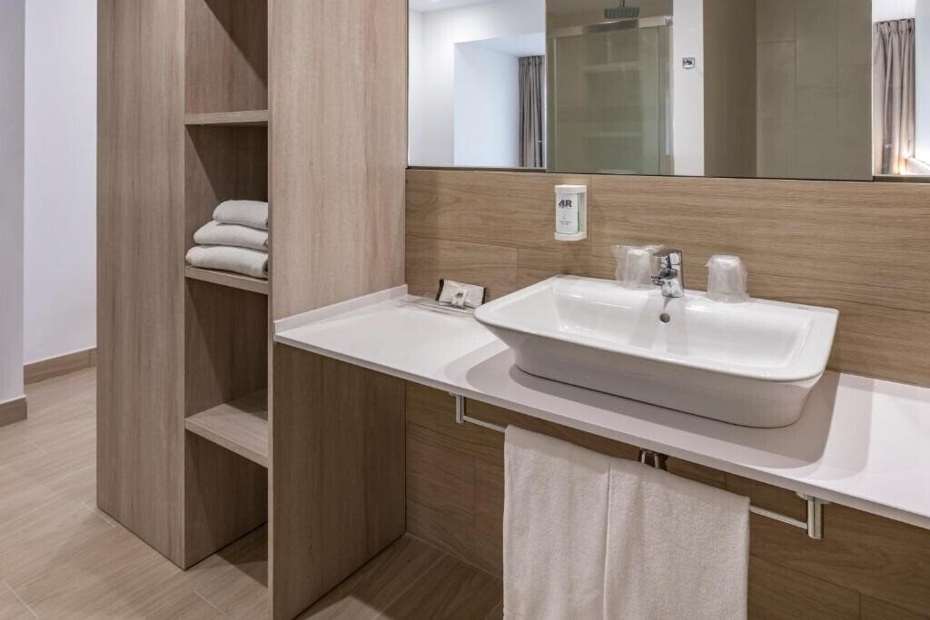 Фотография 4R Gran Hotel Europe (ex. Ohtels Gran Hotel Europe) 4*