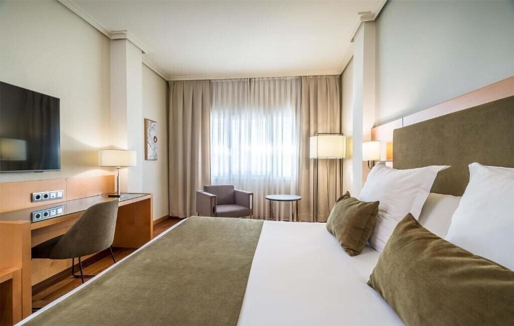 Silken 7 Coronas 4* қонақ үйі