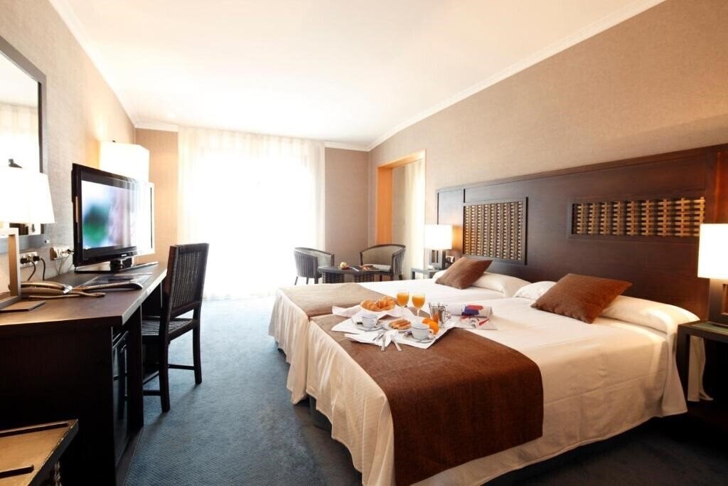 Фото Hotel Congreso 4*