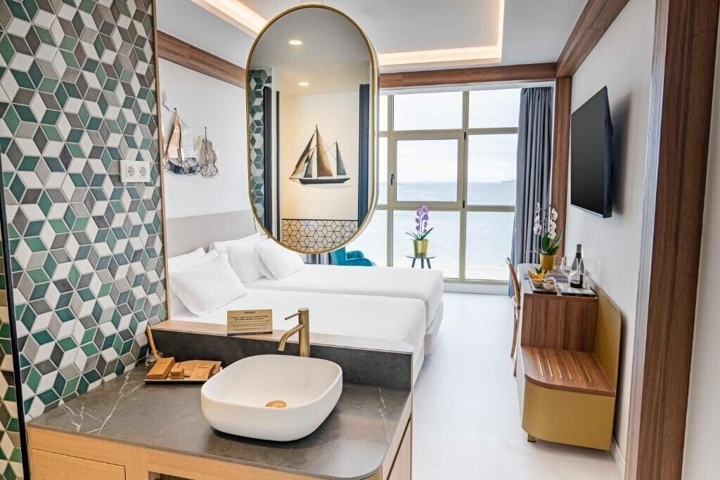 Отель Hotel Faranda Rias Altas La Coruna 3*