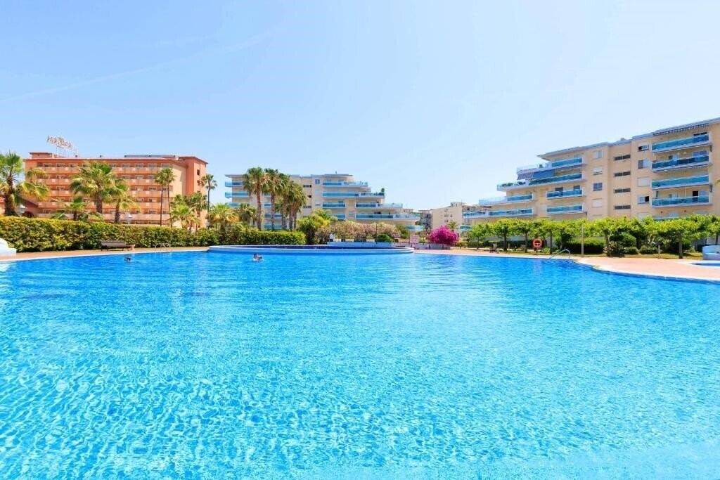 Apartamentos Los Juncos апартаменты қонақ үйі