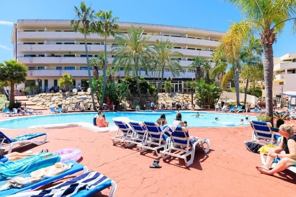 Отель Festival Village Aparthotel 3*