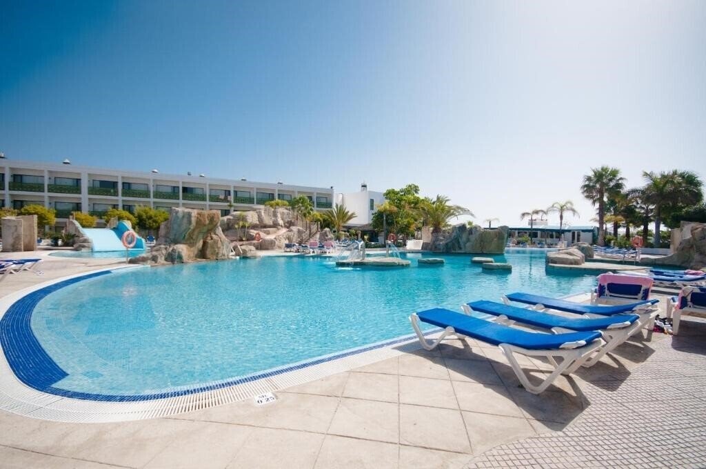 Blue Sea Costa Bastian 4* қонақ үйі