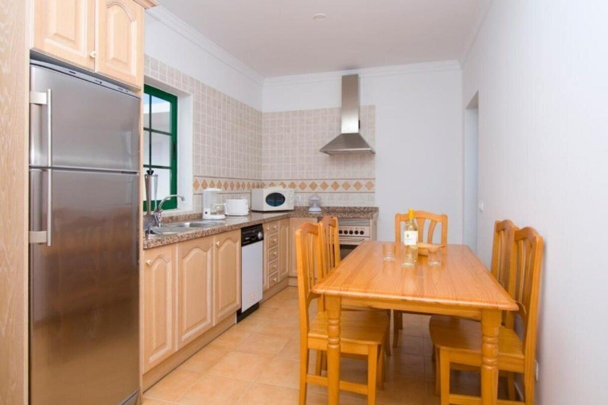 Ereza Brisa Marina Apts апартаменты суреті