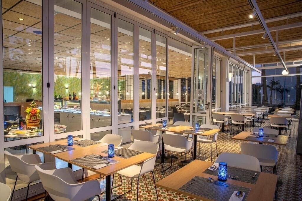 Картинка Oasis Lanz Beach Mate 4*