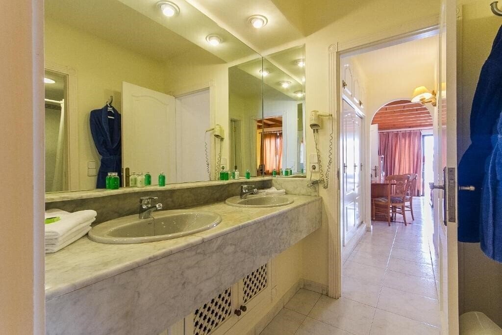 Sands Beach Resort 3* фотосуреті