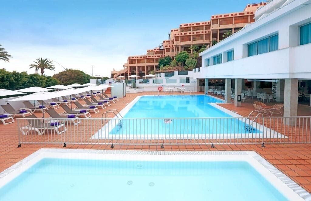 Fergus Cactus Garden 4* қонақ үйі