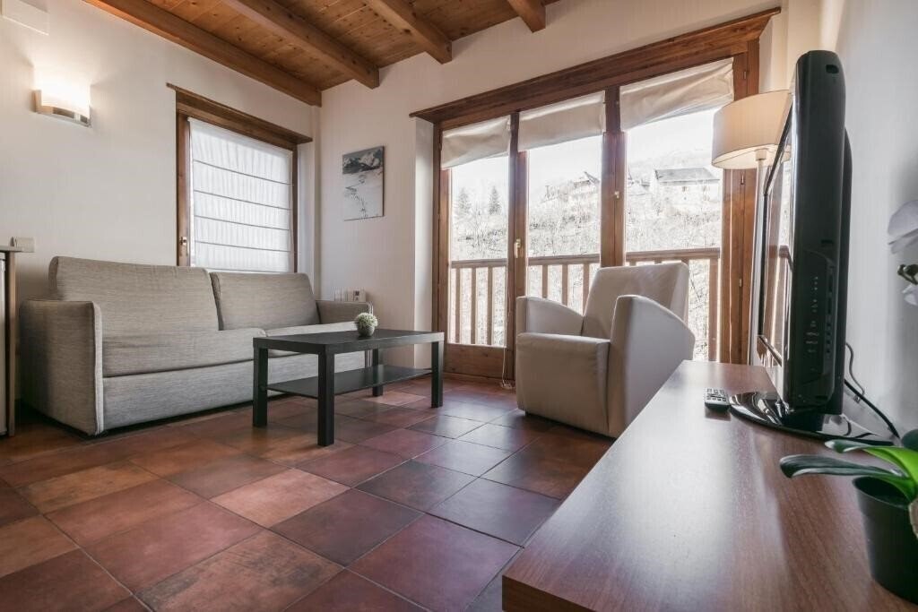 Apartamentos SNO Mont Romies Unhola 3* қонақ үйі