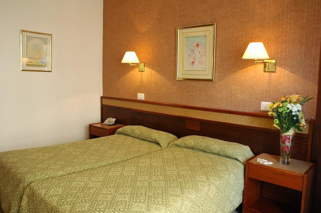 H. Top Alexis 3* суреті