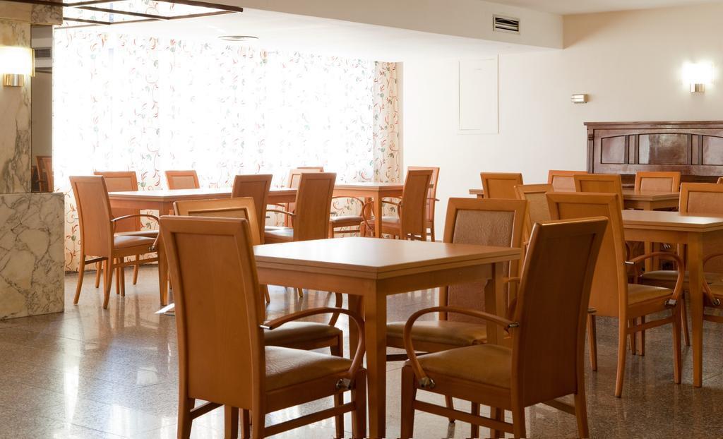 H. Top Casino Royal 3* суреті