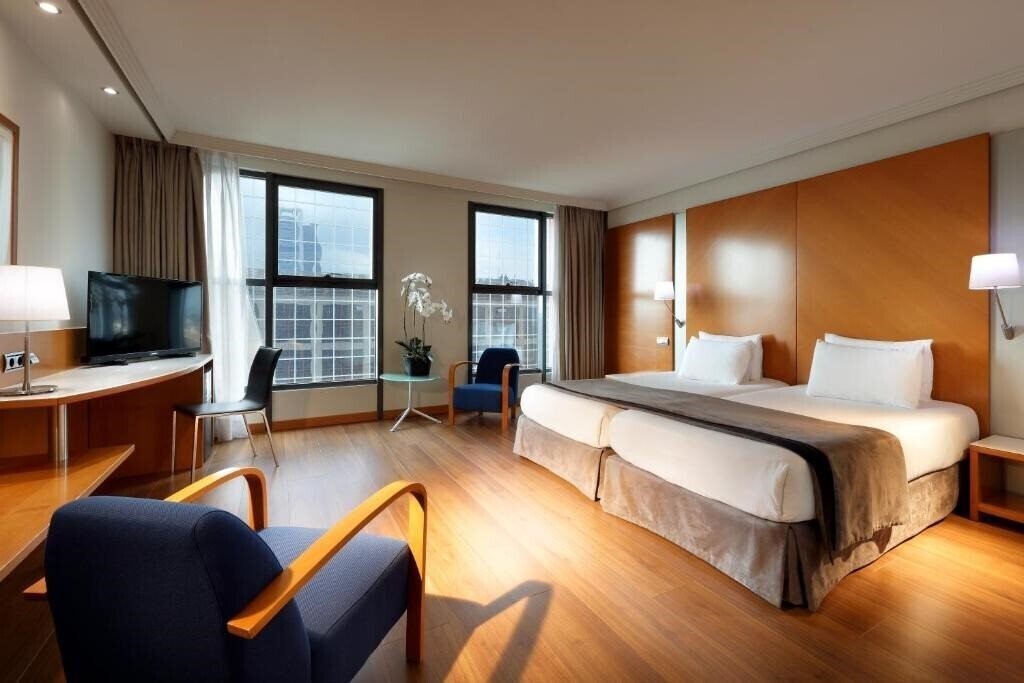 Фото Exe Plaza (ex. Exe Puerta Castilla) 4*