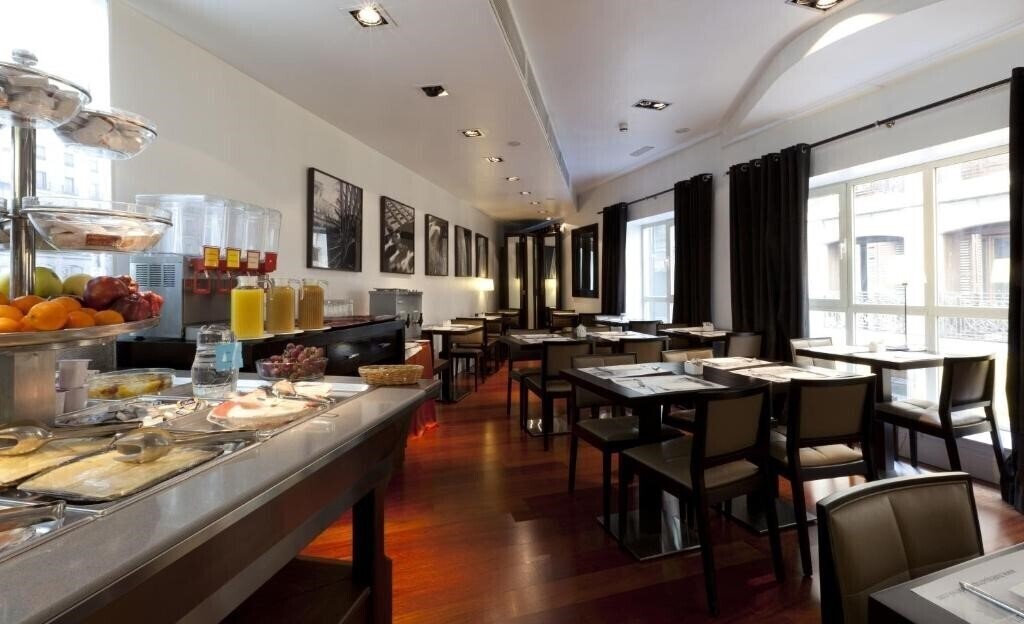 Изображение Quatro Puerta Del Sol 4*