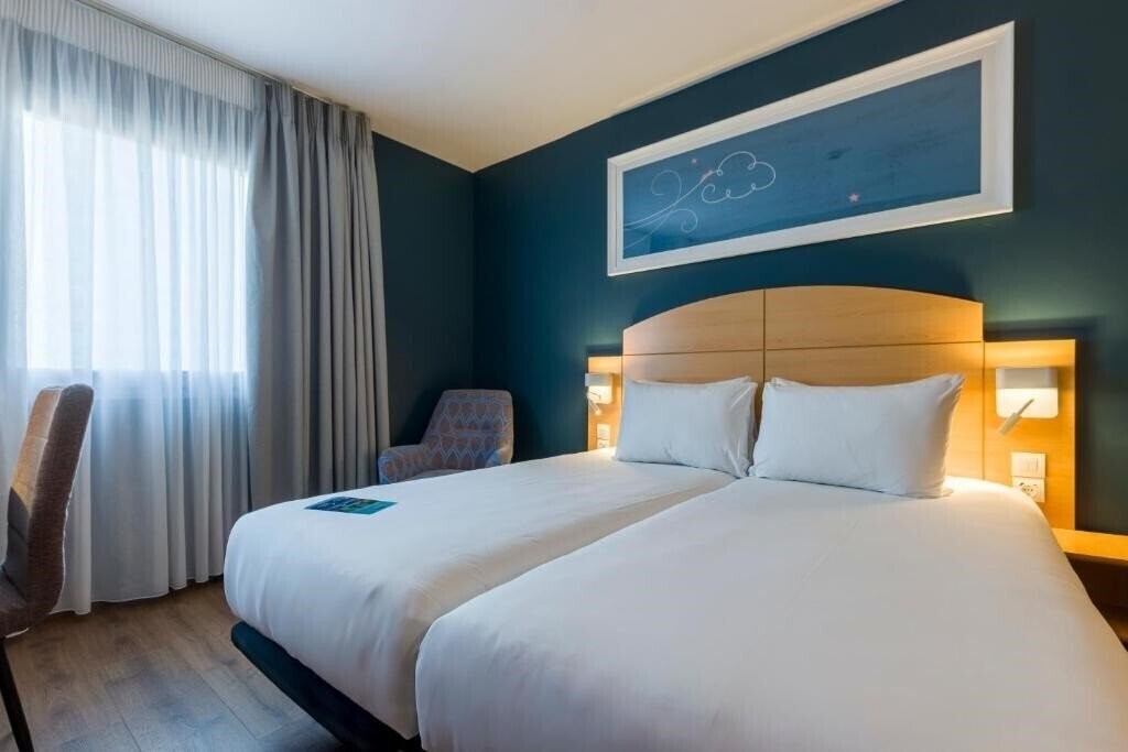Отель Travelodge Madrid Alcala De Henares (ex. Campanile Madrid Alcala De Henares) 3*