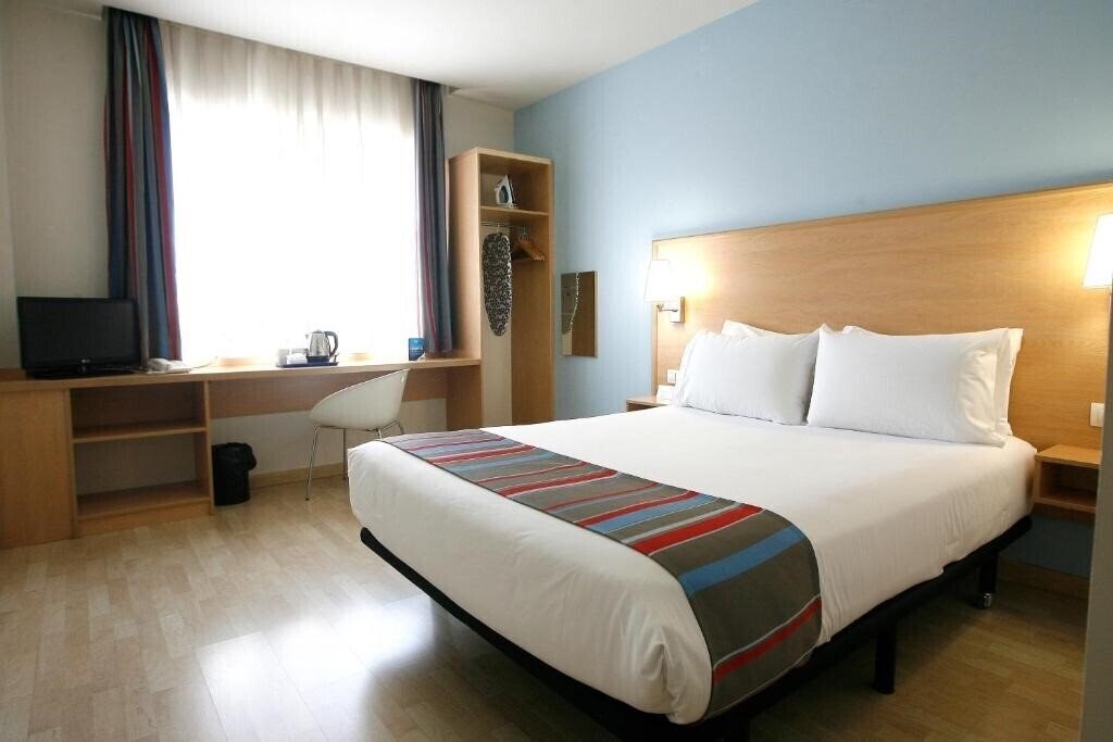 Travelodge Madrid Torrelaguna Hotel 3* қонақ үйі