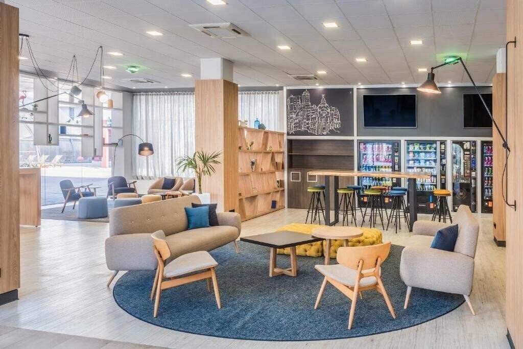 Картинка Tryp Madrid Airport Suites 2*