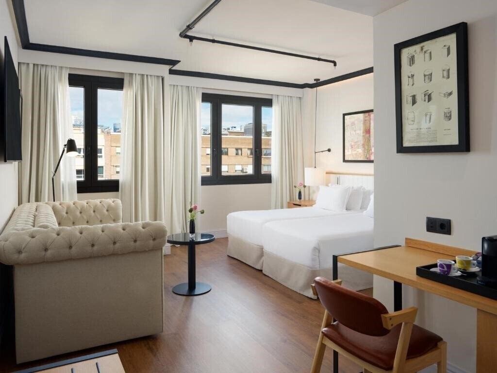 Фото H10 Tribeca 4*