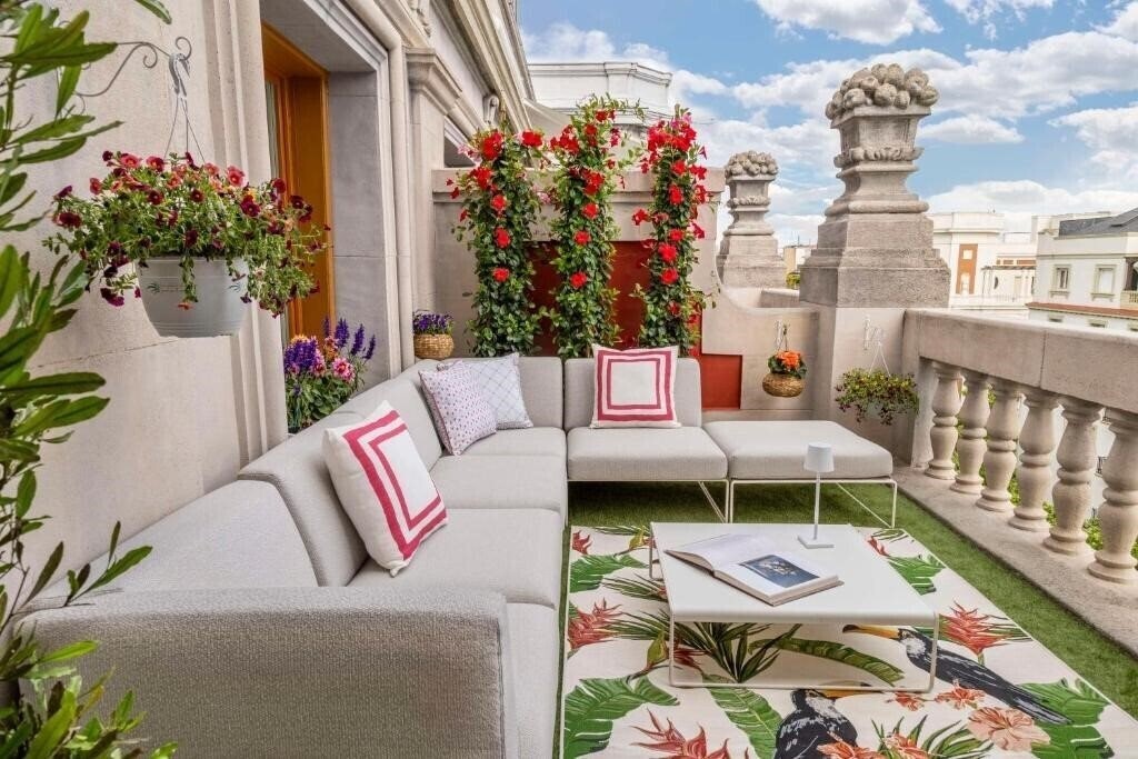 Отель Abascal 4*