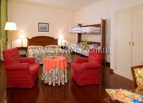 Tryp Ambassador 5* суреті