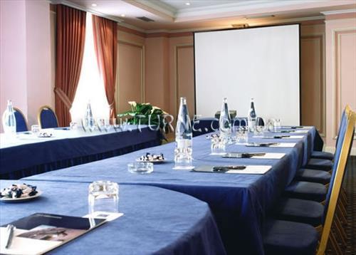 Tryp Ambassador 5* қонақ үйі