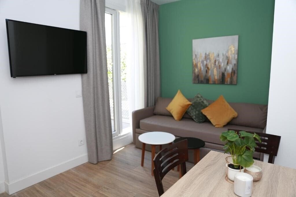 New Point Madrid Opera 3* суреті