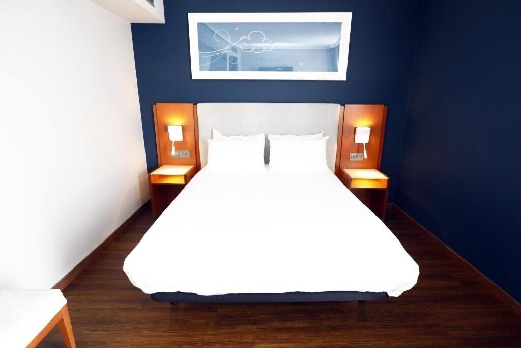 Отель Travelodge Madrid Coslada Airport 3*