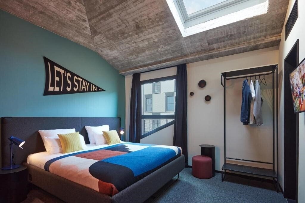 Фото The Social Hub Madrid (ex. The Student Hotel, La Imprenta) 4*