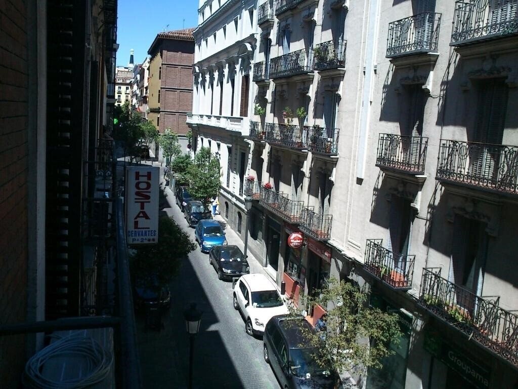 Отель Hostal Cervantes 2*