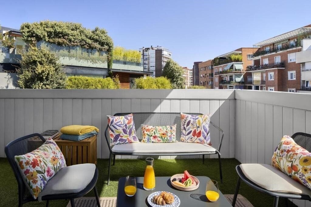 NH Paseo de la Habana 4* фотосуреті