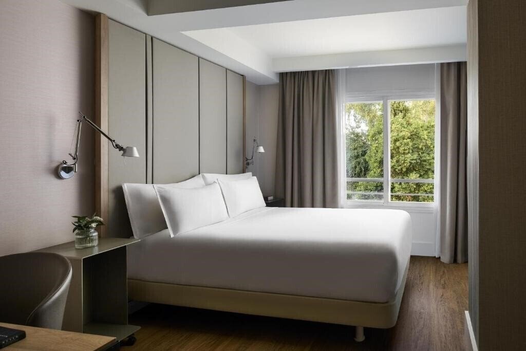 NH Paseo de la Habana 4* суреті