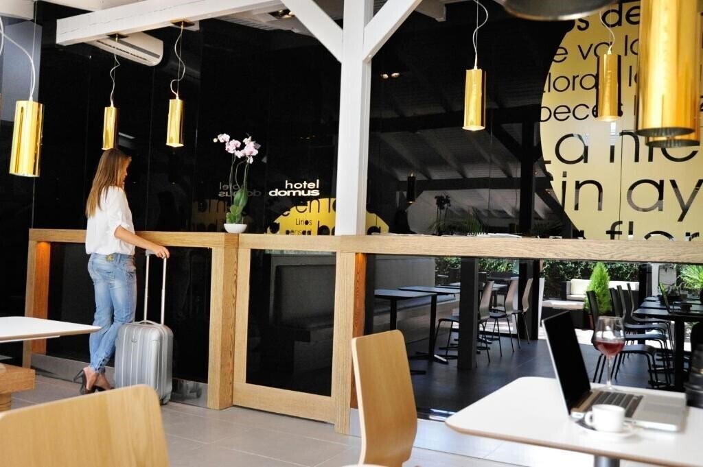 Domus - Malaga 2* суреті