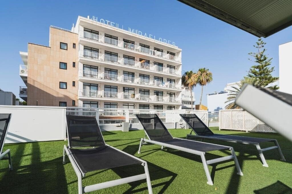 Amic Miraflores 3* суреті