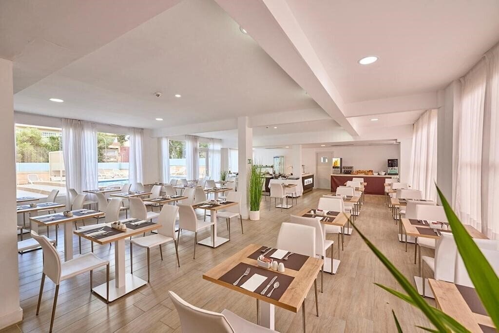 Hotel Fenix 3* суреті