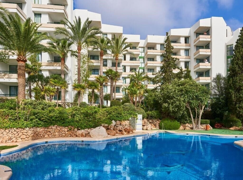 Отель Apartamentos Globales Nova 3*