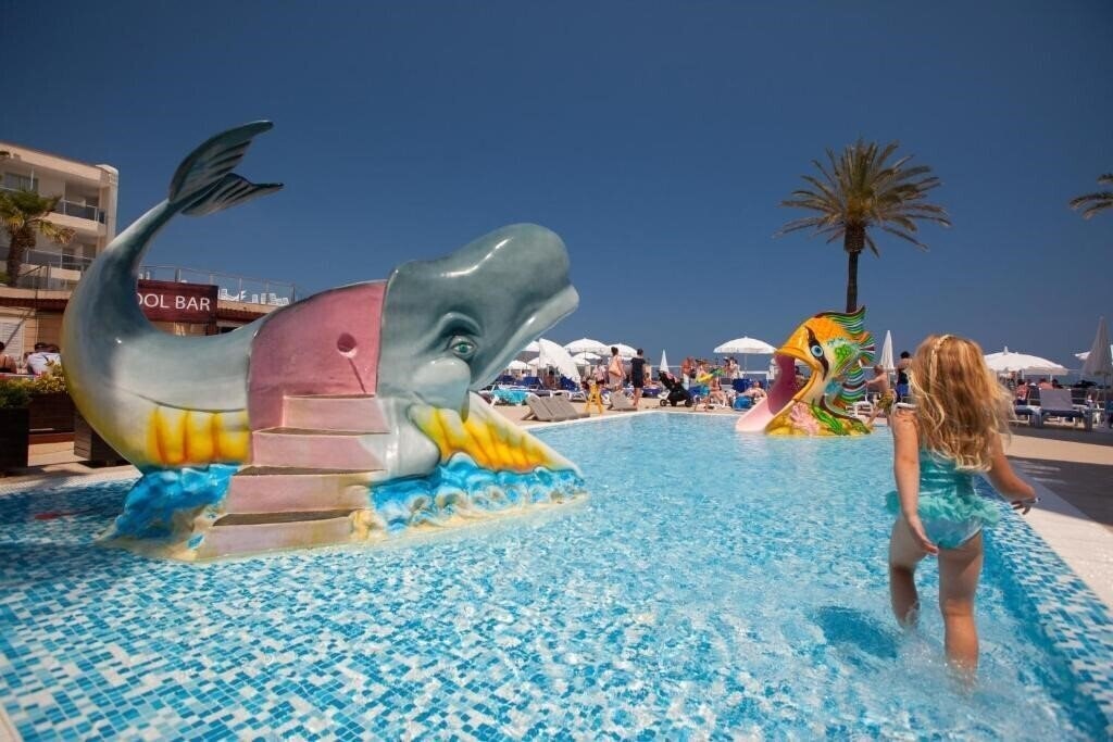 Family Life Alcudia Pins 3* суреті