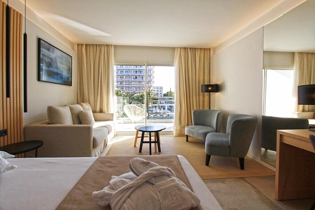 Фото Caballero 4*