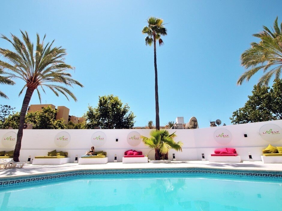 Фото Apartamentos Lively Mallorca 2*