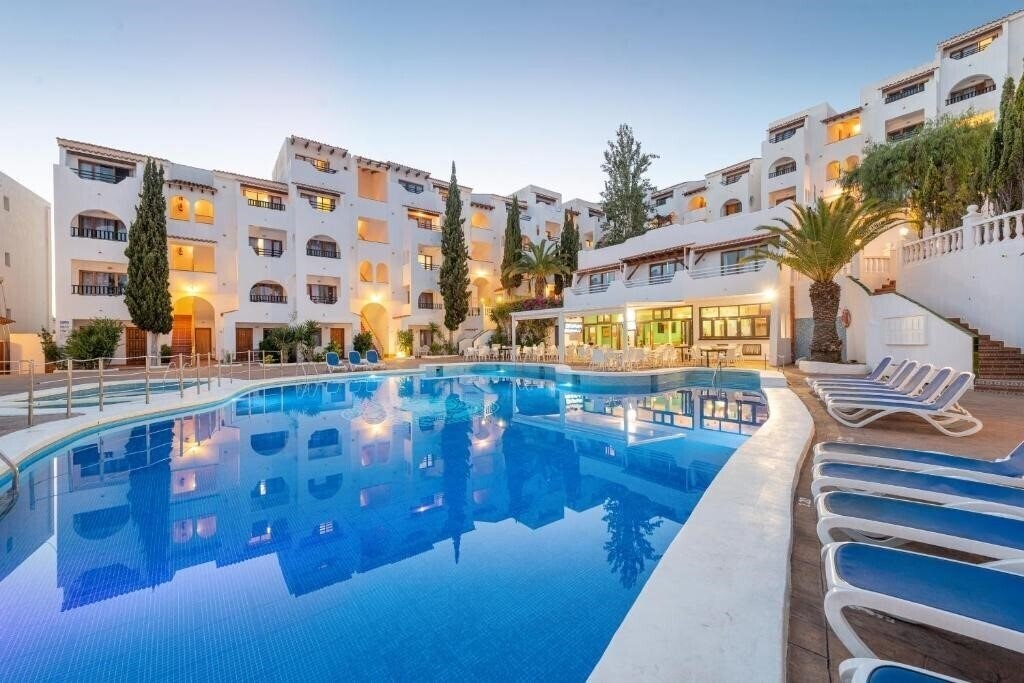 Apartamentos Holiday Park 2* қонақ үйі