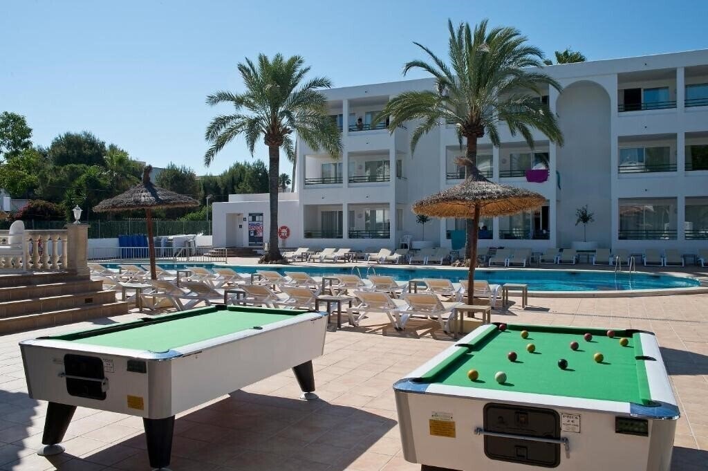 Отель Aparthotel Pierre & Vacances Mallorca Cecilia 3*