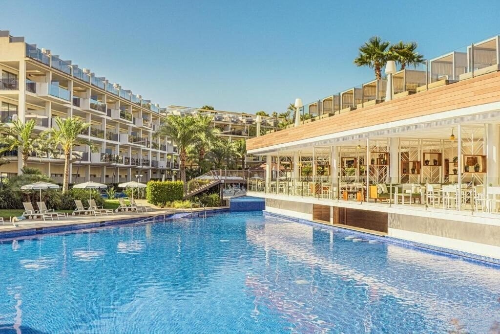 Отель Zafiro Palace Palmanova 5*