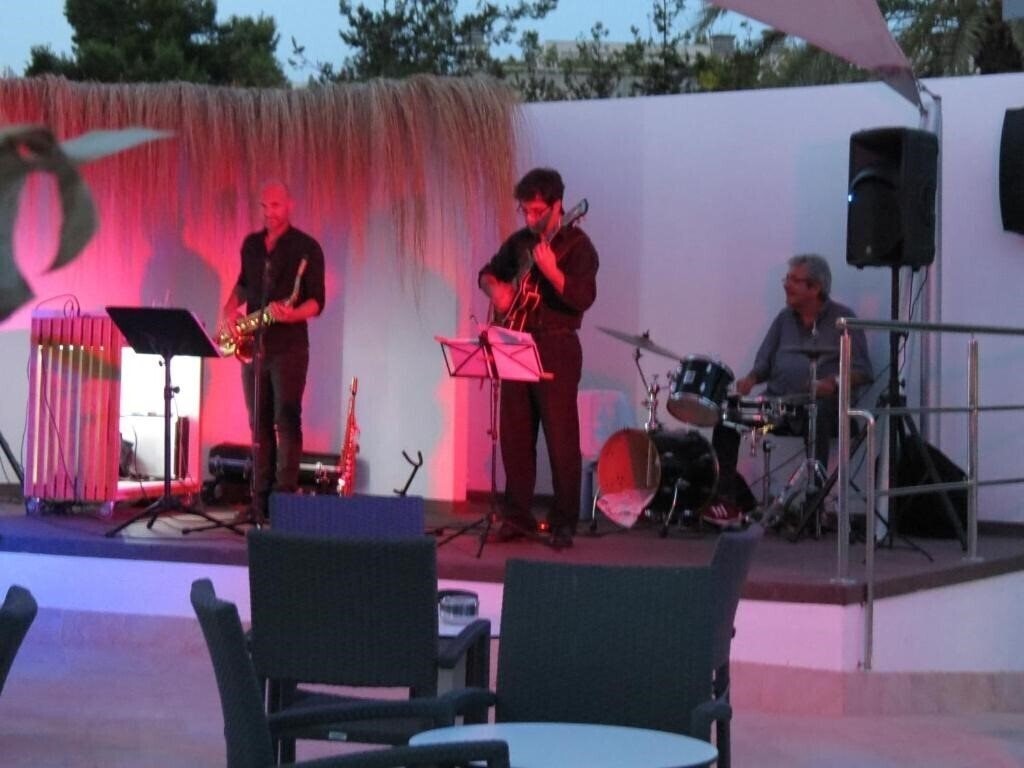 BG Pamplona 4* фотосуреті