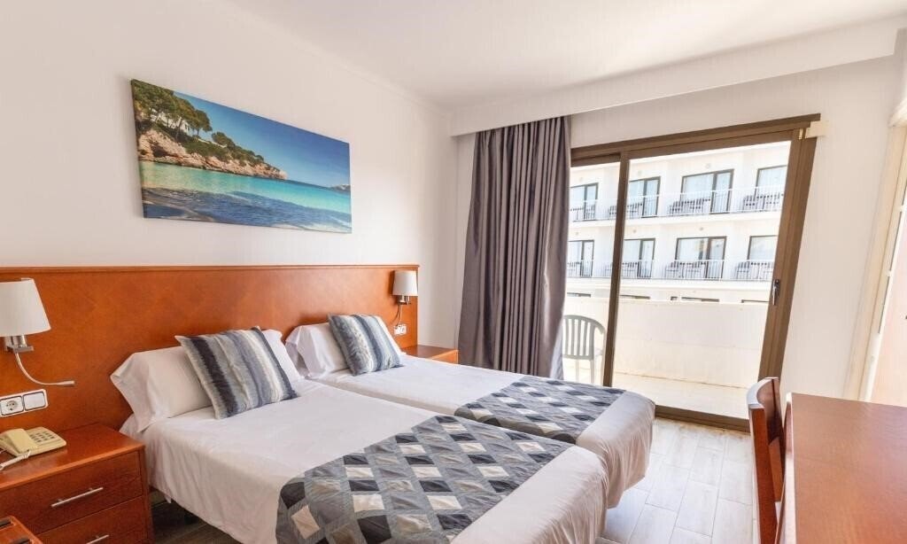 Картинка R2 Veronica (ex. Veronica) 3*