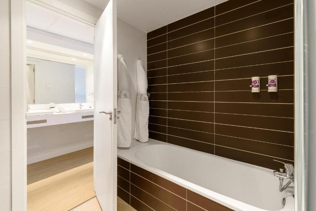 Fergus Club Palmanova Park 4* фотосуреті